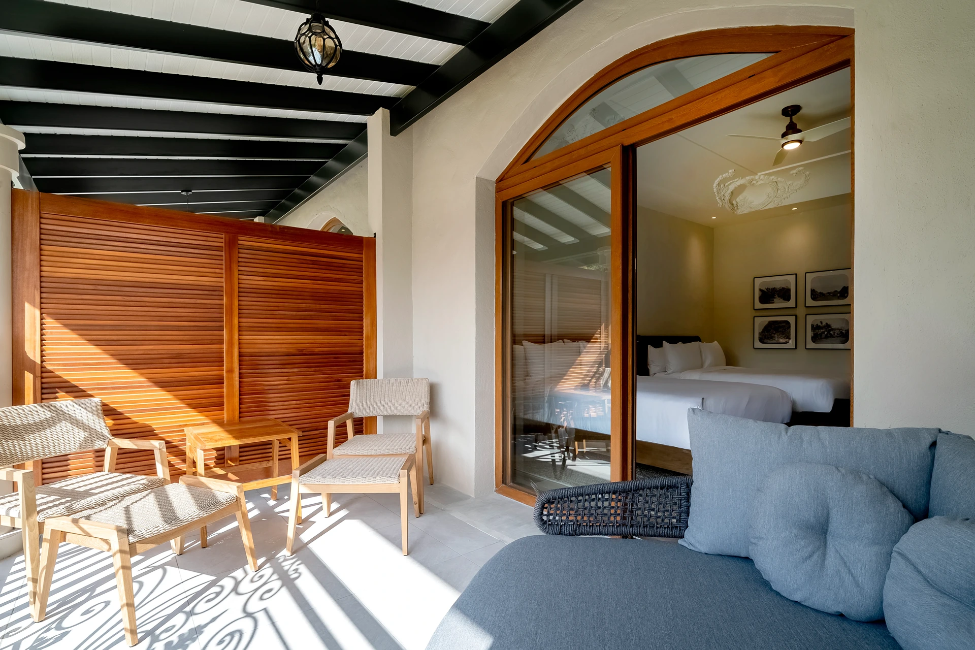 Standard Deluxe Queen Bed image 9