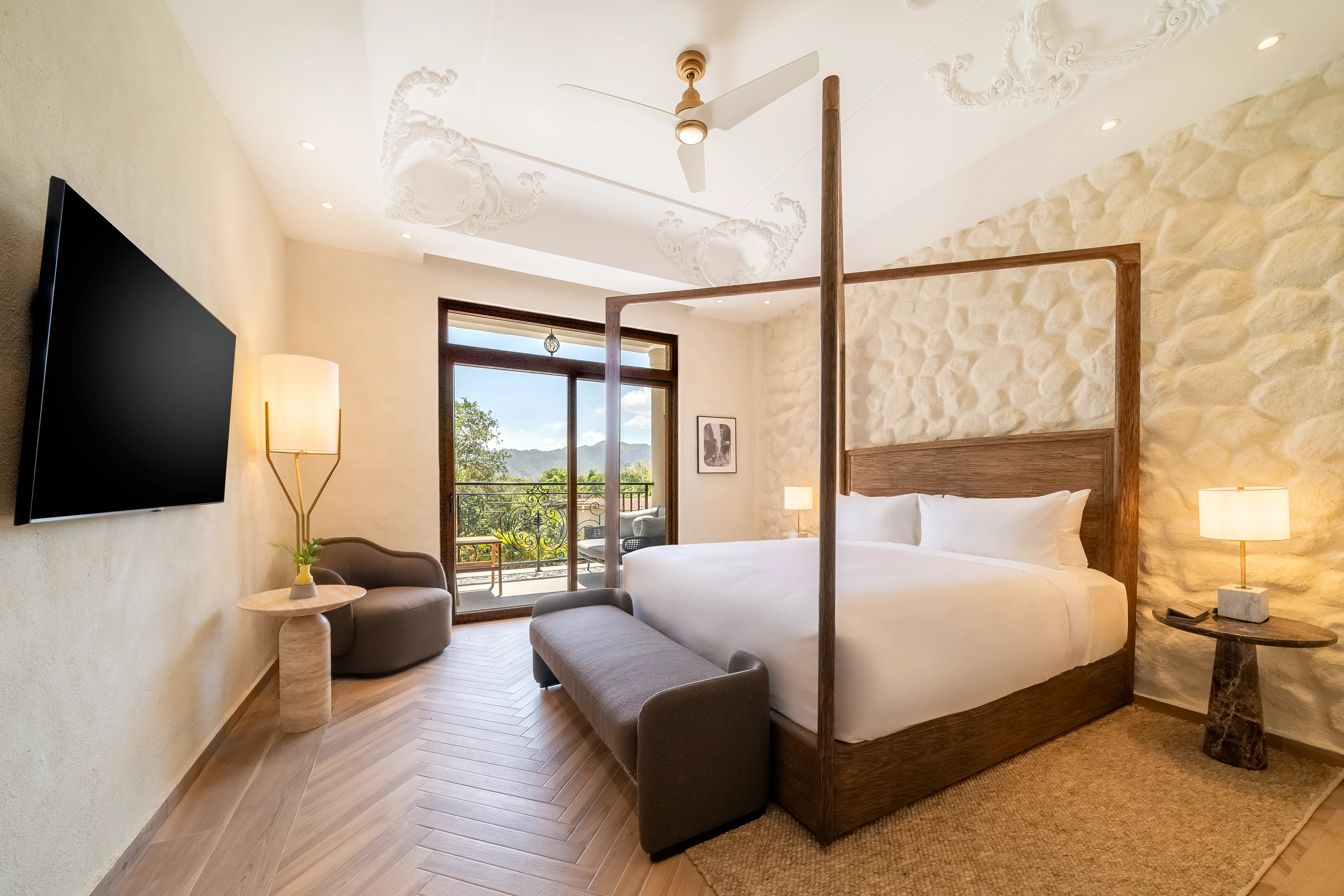 Standard Deluxe King Bed image 2