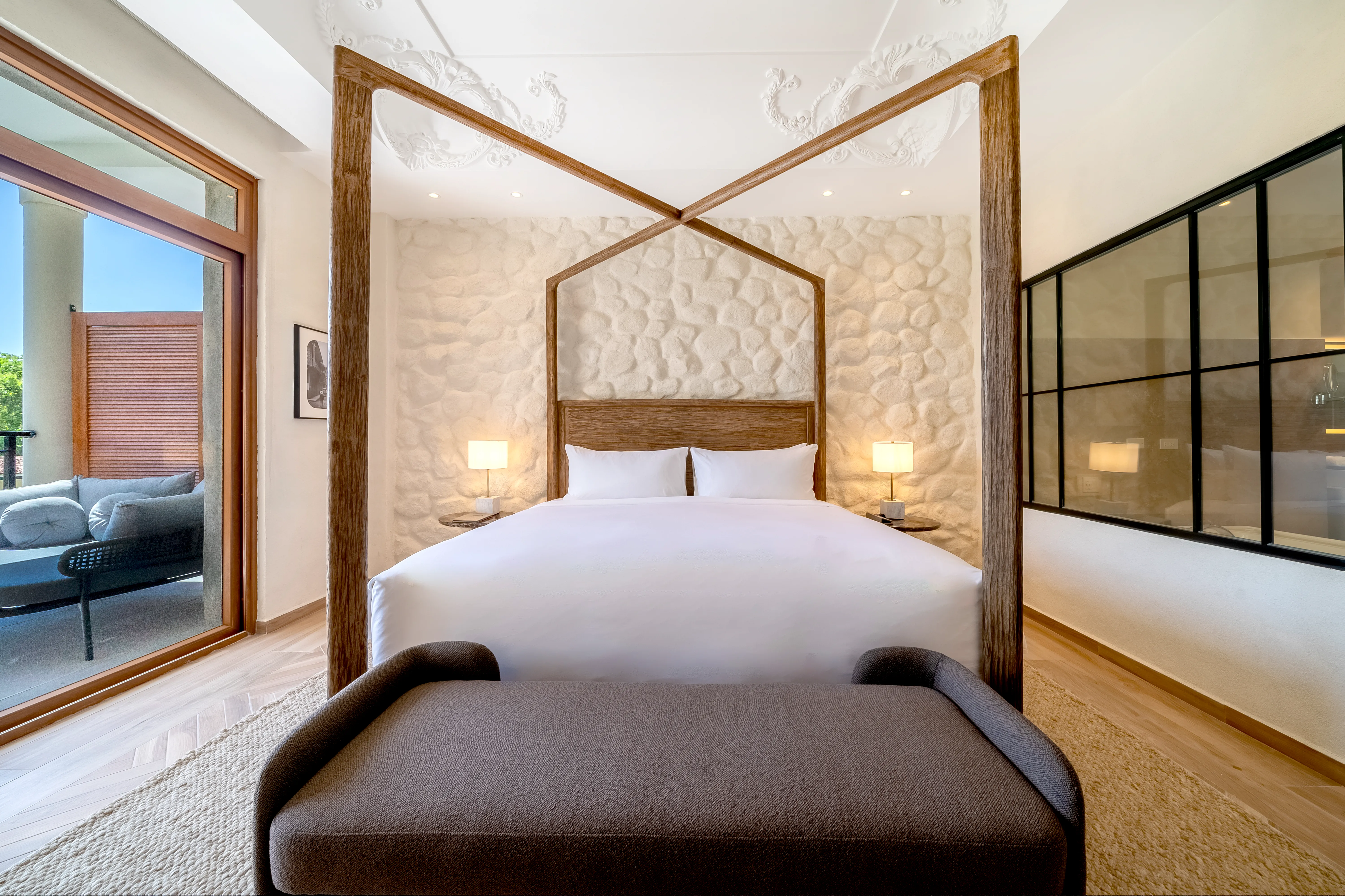 Standard Deluxe King Bed image 3